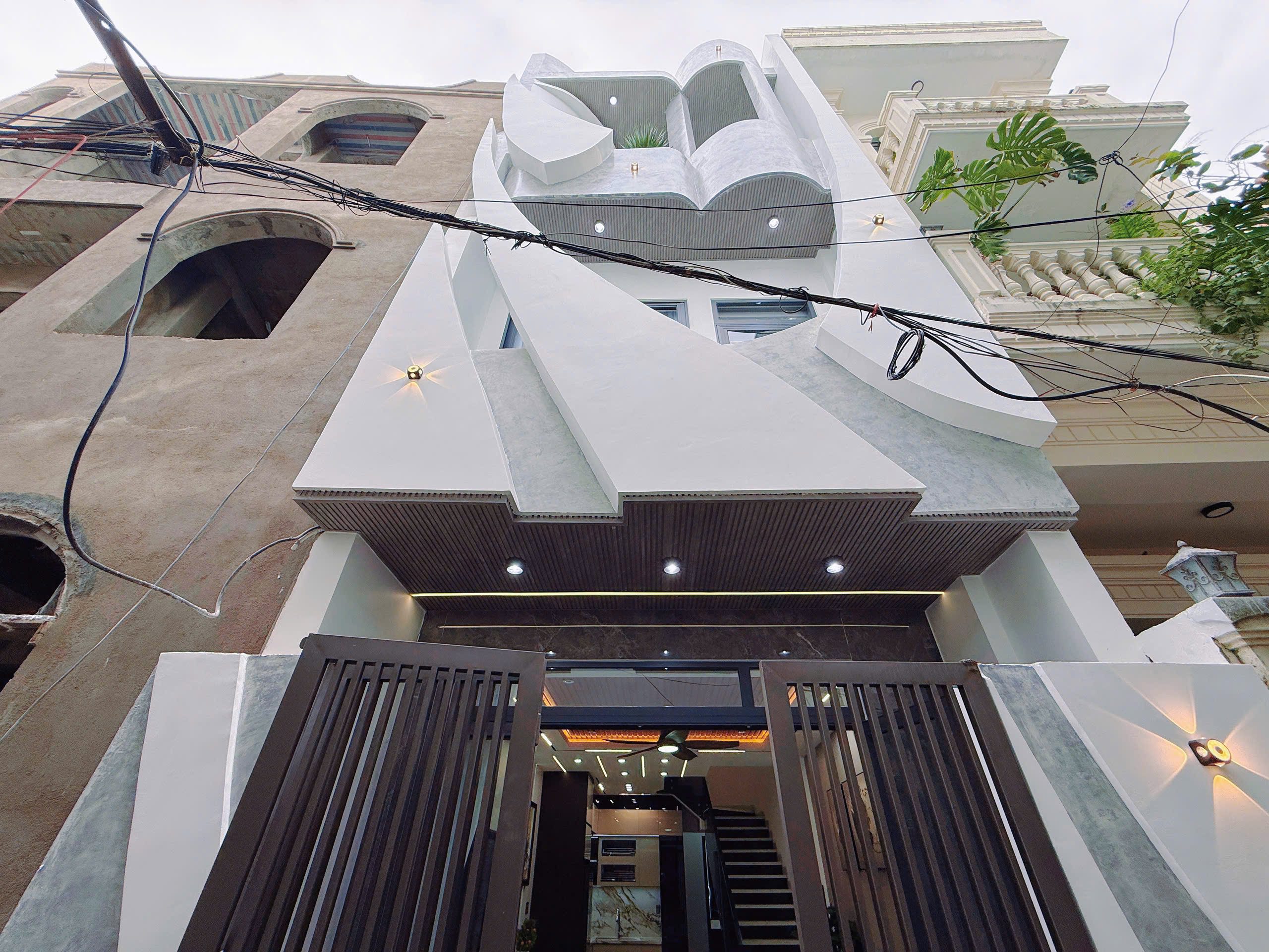 Nhà 3 tầng kiệt Ông Ích Khiêm, Hải Châu, 5950