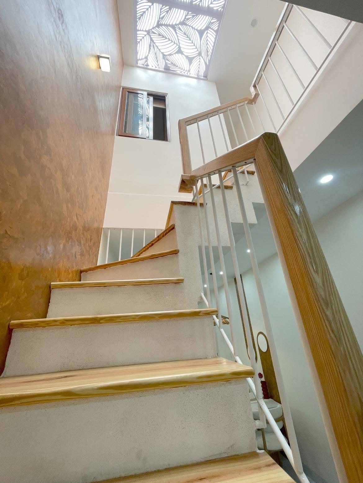 Nhà 2 tầng kiệt Nguyễn Chí Thanh, 4550