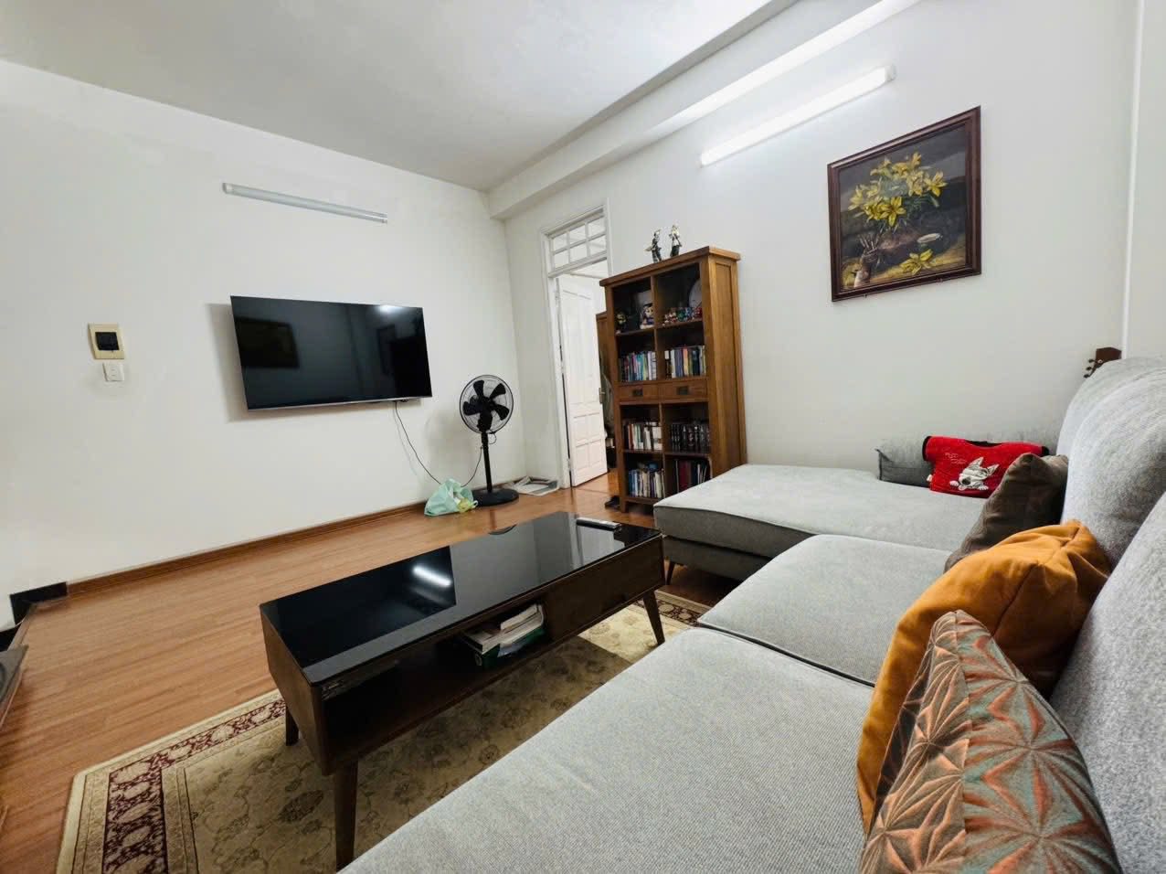 Nhà 3 tầng mặt tiền Dũng Sỹ Thanh Khê, 100mv, 8300