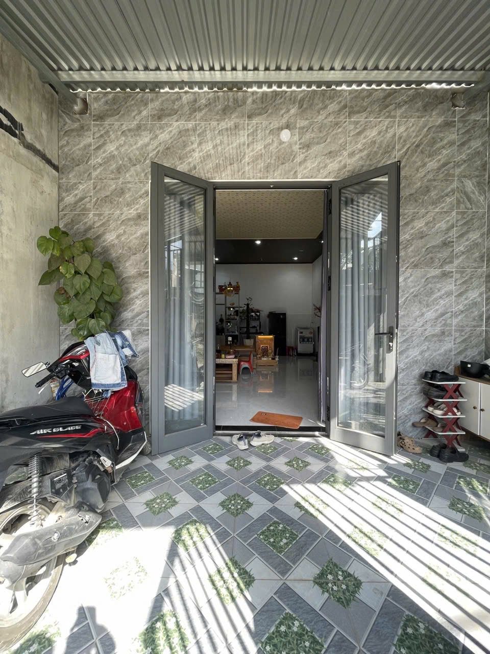 Nhà mới xây kiệt ô tô Nam cao, 70mv, 2800