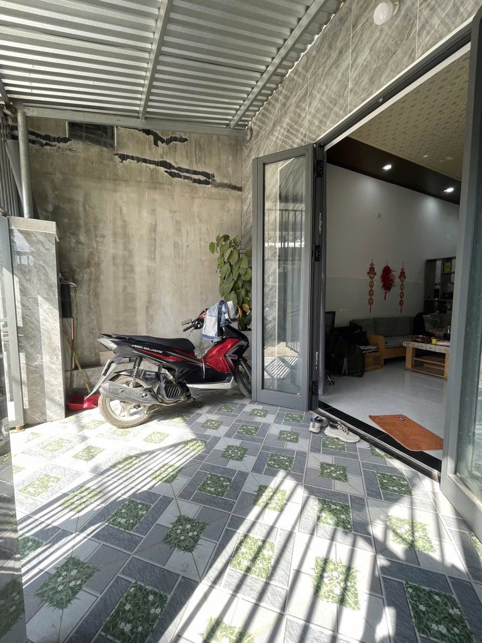 Nhà mới xây kiệt ô tô Nam cao, 70mv, 2800