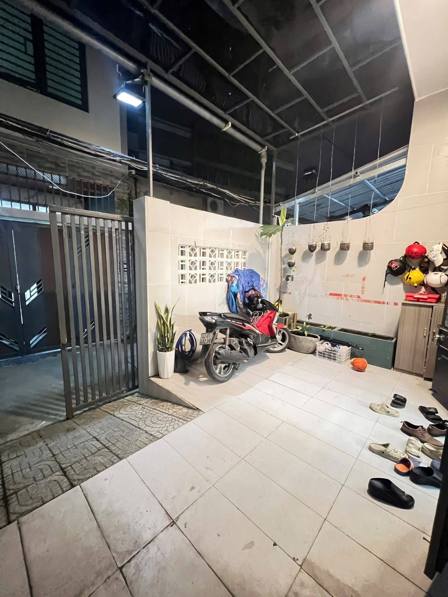 Nhà gác lửng kiệt Dũng sỹ thanh Khê, 62mv, 3650