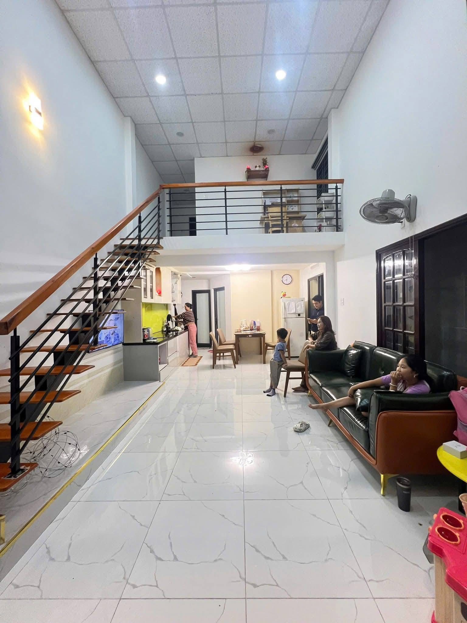 Nhà gác lửng kiệt Dũng sỹ thanh Khê, 62mv, 3650