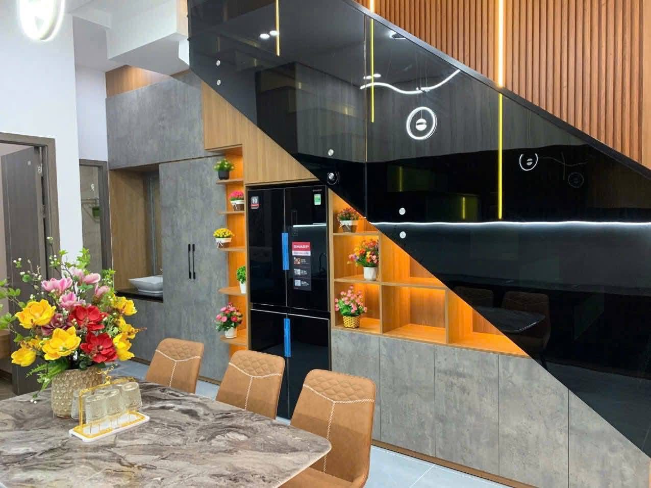 Nhà 3 tầng mới xây mặt tiền Hoà Minh, 7790,