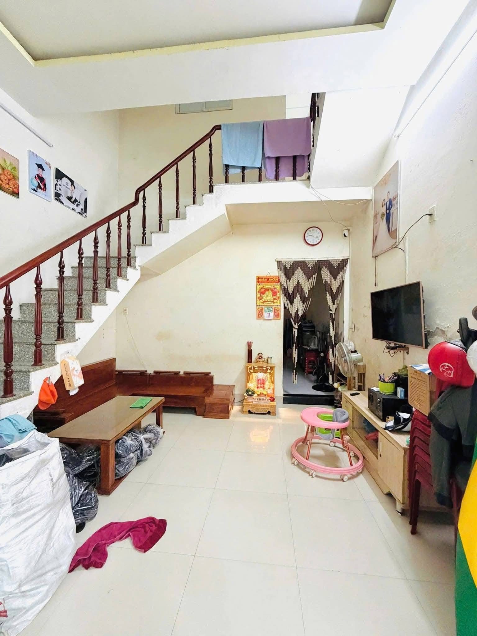 Nhà 2 tầng kiệt Hùng Vương, Hải Châu, 4200