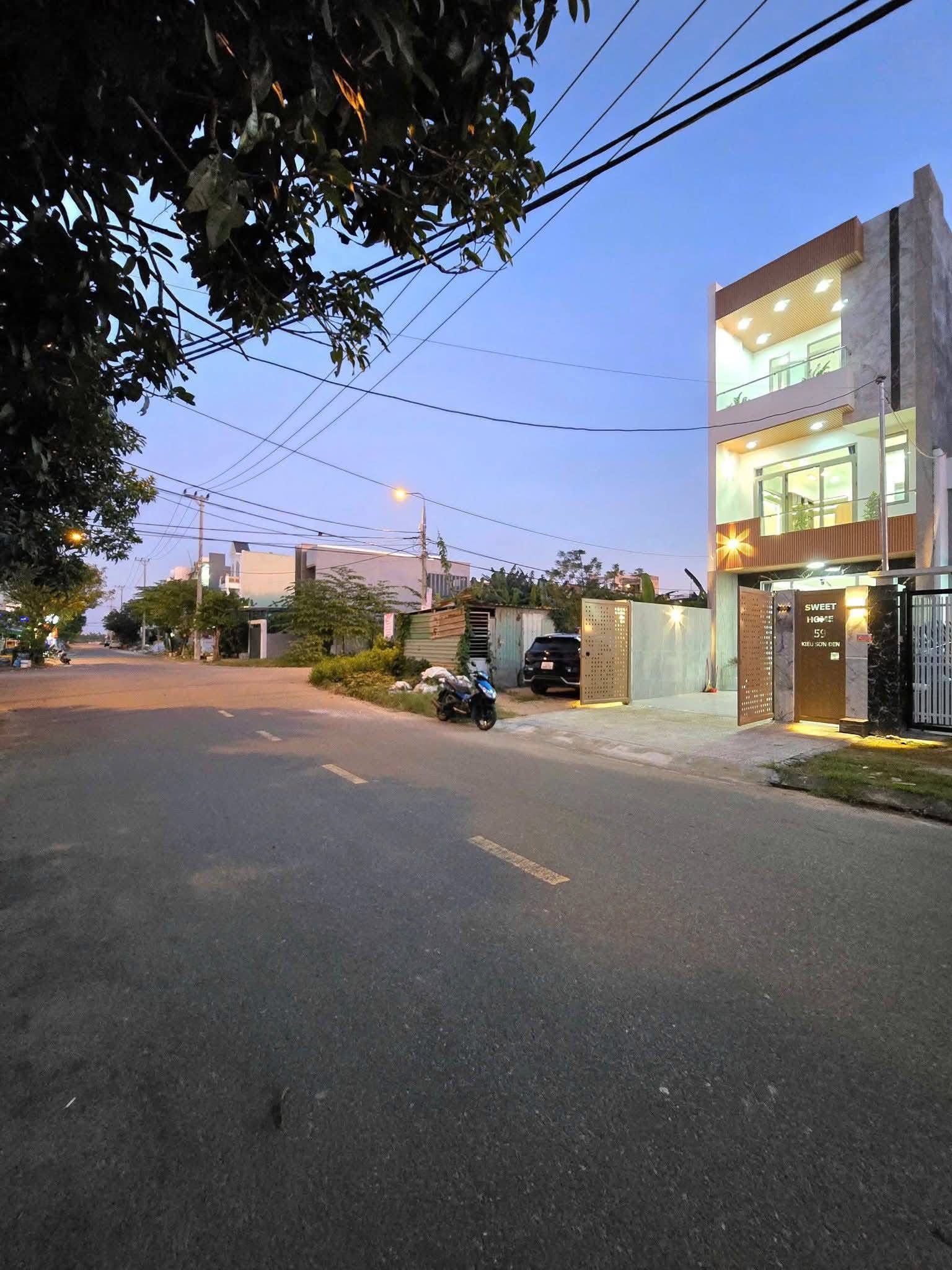 Nhà 3 tầng mặt tiền Kiều Sơn Đen, Hoà Xuân, 7350