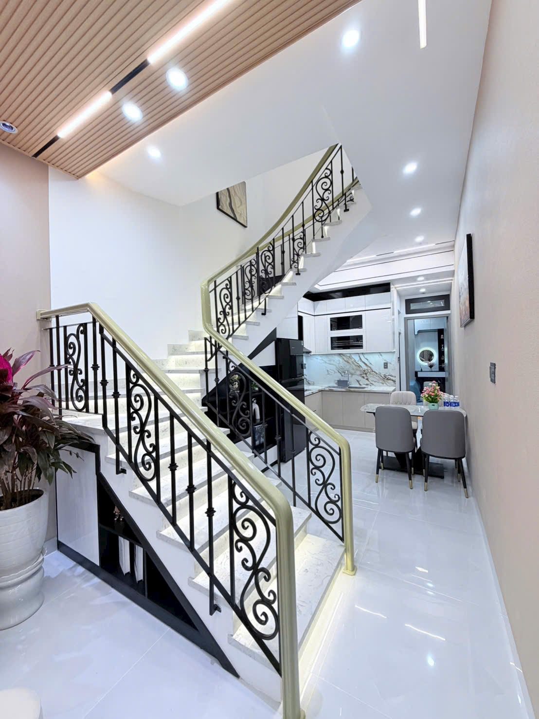 Nhà 2 tầng kiệt Trưng Nữ Vương, Hải Châu, 4850