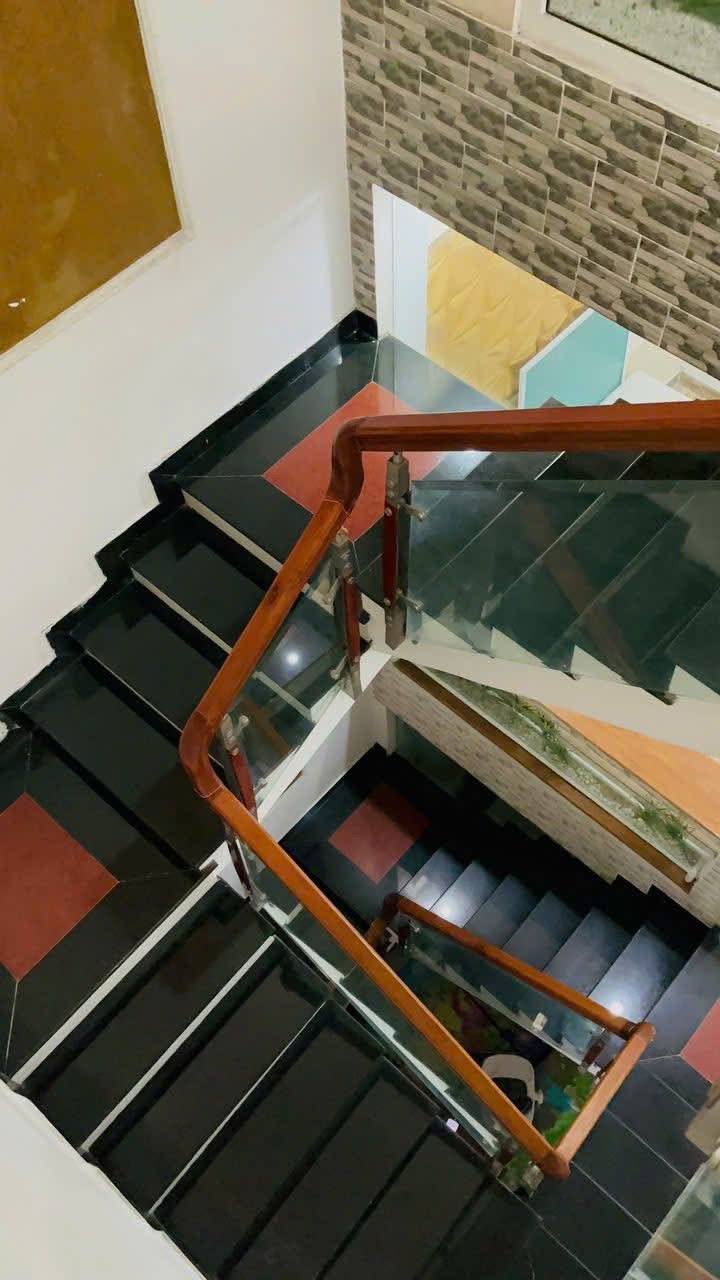 Nhà 3 tầng mặt tiền Nguyễn Xí, Liên chiểu, 100mv, 7500