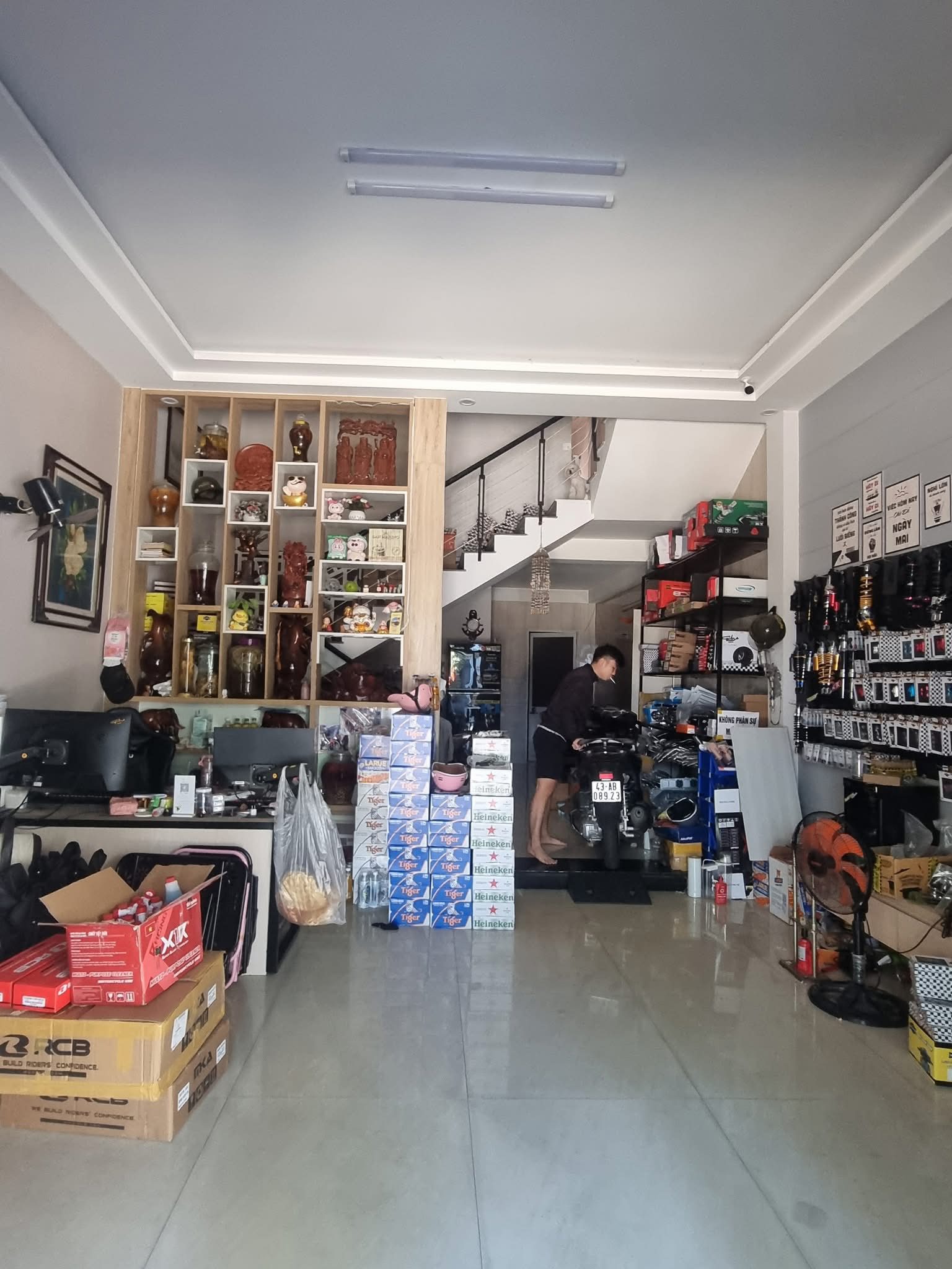 Nhà 2 tầng mặt tiền Hoà Minh, 70mv, 6300