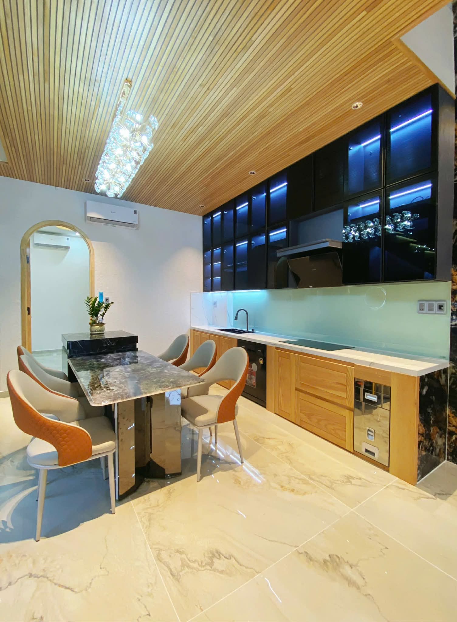 Nhà 3 tầng mặt tiền Trần Thúc Nhẫn, Hoà Xuân