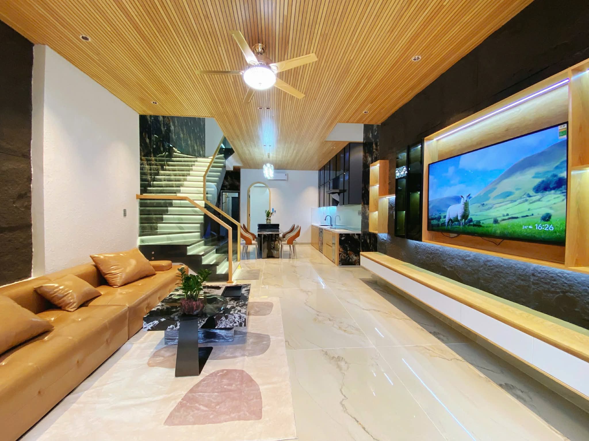 Nhà 3 tầng mặt tiền Trần Thúc Nhẫn, Hoà Xuân