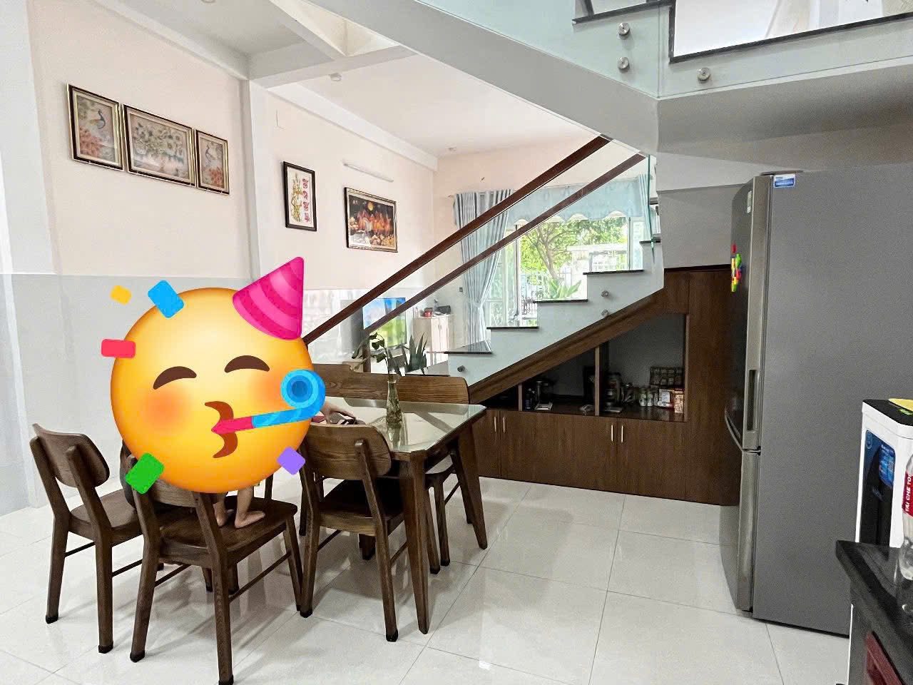 Nhà 2 tầng kiệt ô tô Hoàng Văn Thái