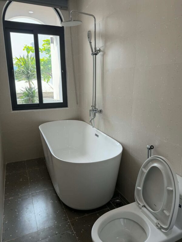 Nhà 3 tầng mặt tiền Hoà Minh, 7950