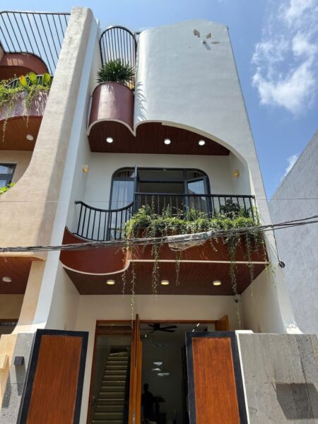 Nhà 3 tầng kiệt ô tô Tôn Đức Thắng, 5900