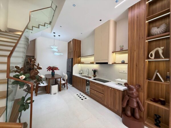 Nhà 3 tầng kiệt ô tô Tôn Đức Thắng, 5900