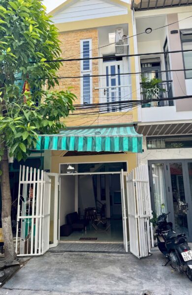 Nhà 2 tầng mặt tiền gần Cù Chính Lan, 4330