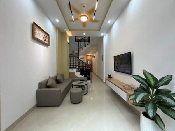 Nhà 3 tầng kiệt ô tô Hoàng Diệu, 4800