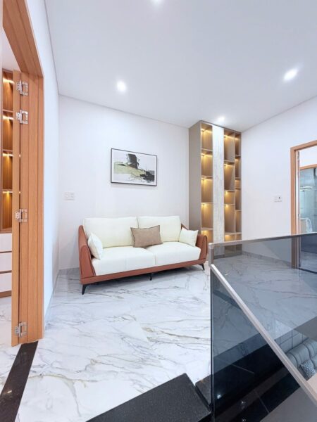 Nhà 4 tầng mặt tiền Trần Bích San, 8500