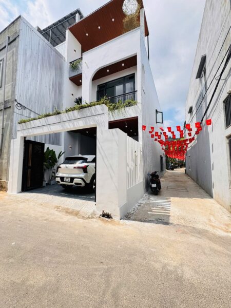 Nhà 3 tầng 2 mặt kiệt ô tô Lê Đình Kỵ, 5980