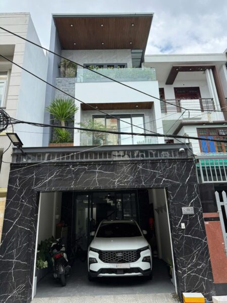 Nhà 3 tầng kiệt ô tô Trần Cao Vân, 8500