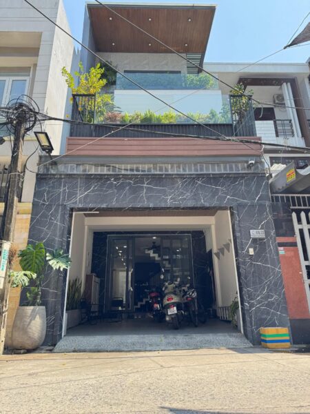 Nhà 3 tầng kiệt ô tô Trần Cao Vân, 8500