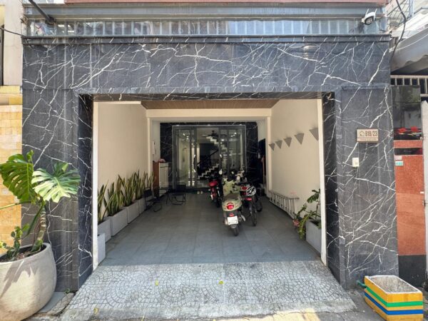 Nhà 3 tầng kiệt ô tô Trần Cao Vân, 8500