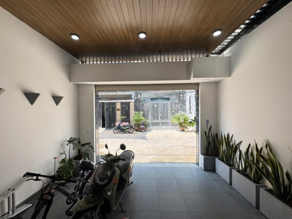 Nhà 3 tầng kiệt ô tô Trần Cao Vân, 8500