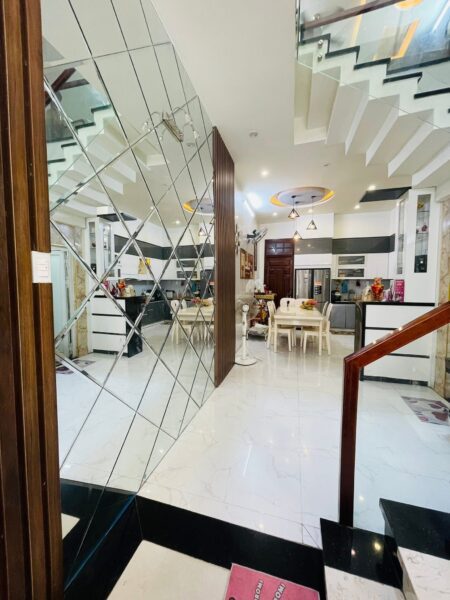 Nhà 3 tầng mặt tiền Thái Thị Bôi, 10ty9