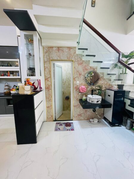 Nhà 3 tầng mặt tiền Thái Thị Bôi, 10ty9