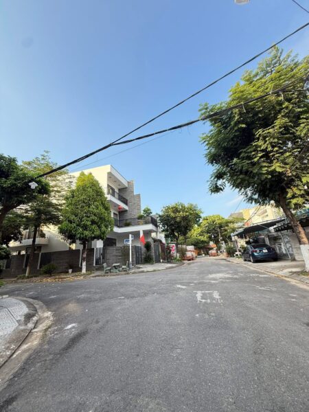 Nhà 2 tầng mặt tiền Phong Bắc, 5890