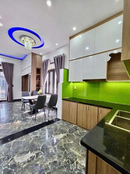 Nhà 3 tầng 2 mặt kiệt ô tô Hoàng Văn Thái, 4750