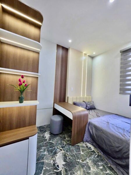 Nhà 3 tầng 2 mặt kiệt ô tô Hoàng Văn Thái, 4750