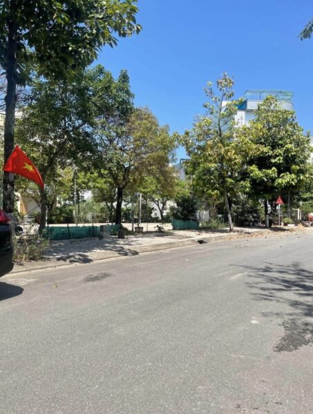 Đất mặt tiền Mân Quang 10, 300mv,15ty9