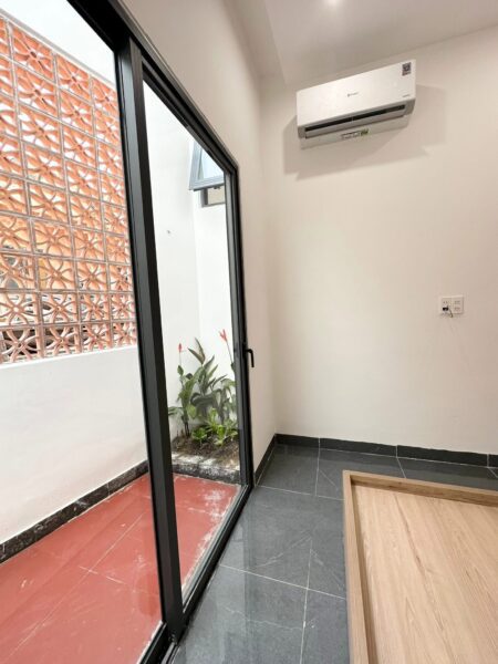Nhà 3 tầng kiệt Nguyễn Lương Bằng, 70mv, 3850