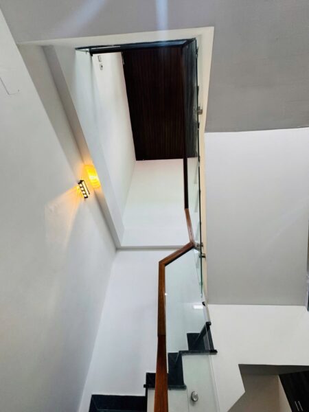 Nhà 2 tầng kiệt Ông Ích Khiêm, 95mv, 5900