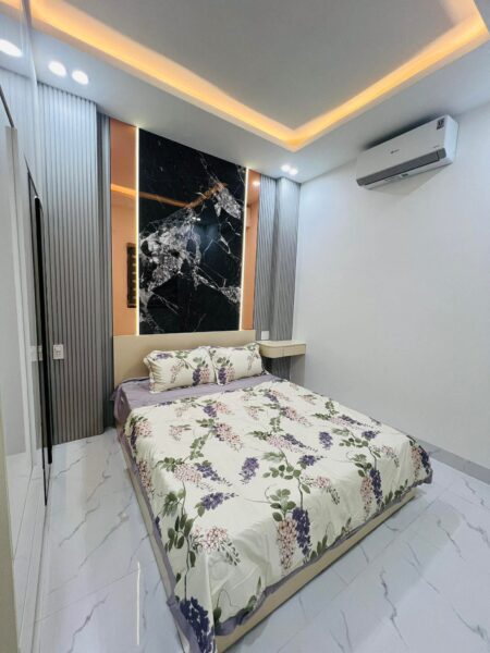 Nhà 3 tầng mặt tiền Dương Đức hiền 7950