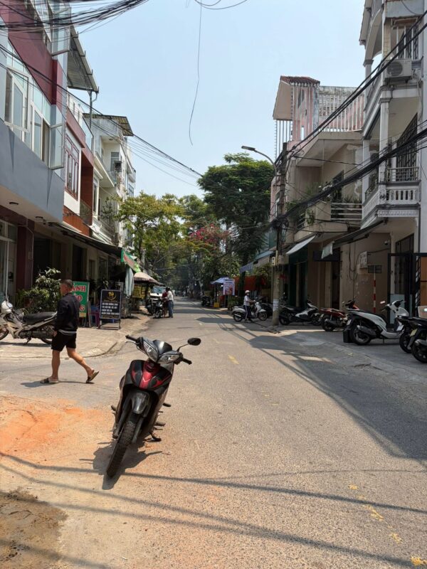 Đất mặt tiền Đinh tiên hoàng 6550