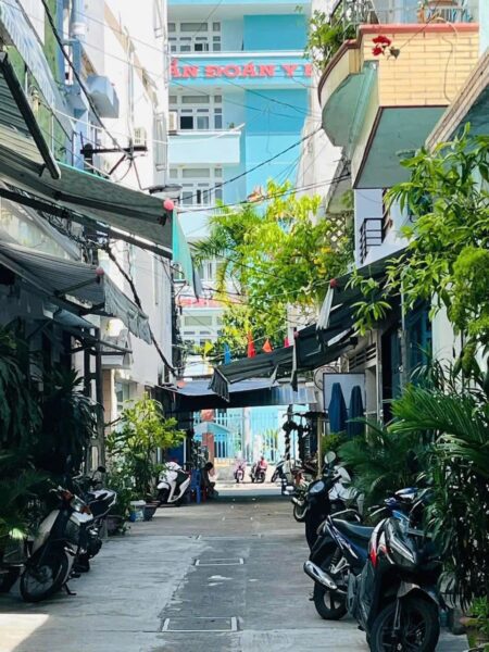 Nhà 2 tầng rưỡi kiệt Hùng vương 4100