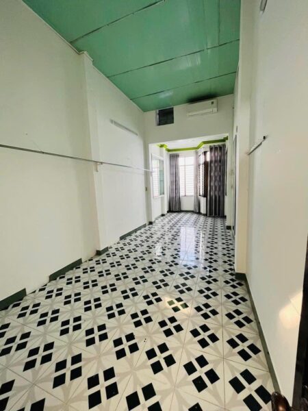 Nhà 2 tầng rưỡi kiệt Hùng vương 4100