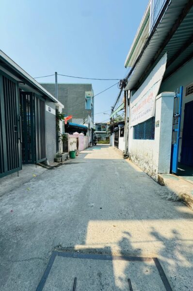 Nhà 2 tầng kiệt ô tô Lê Trọng Tấn, 2780