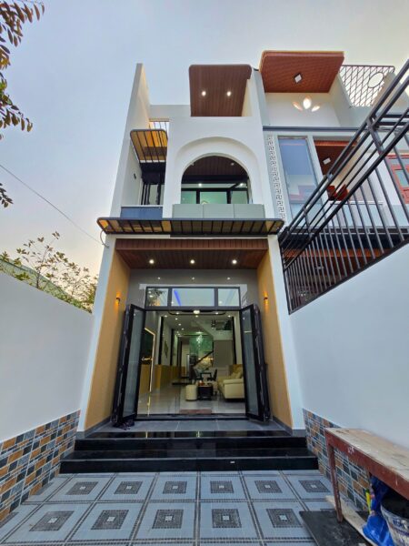 Nhà 3 tầng kiệt ô tô Vũ Lăng, 120mv, 5600