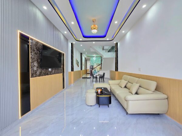 Nhà 3 tầng kiệt ô tô Vũ Lăng, 120mv, 5600