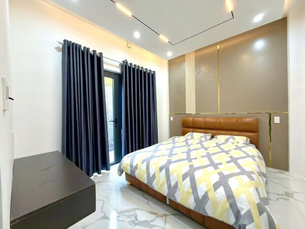 Chính chủ bán nhà 3 tầng mặt tiền Hoà Xuân, 5795