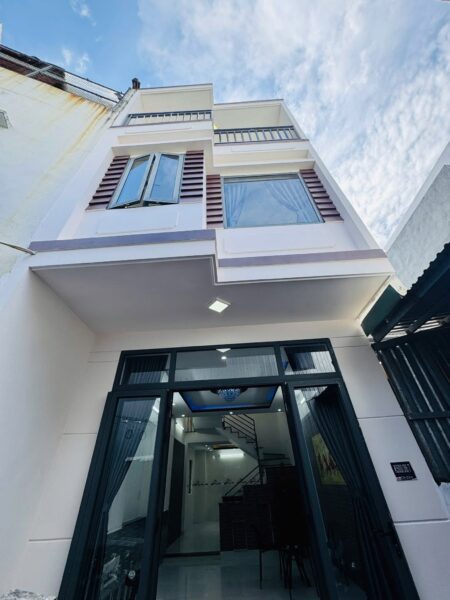 Nhà 3 tầng kiệt ô tô Tôn Đản, 3750