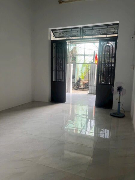 Nhà kiệt ô tô thông Phạm Nhữ Tăng 3600