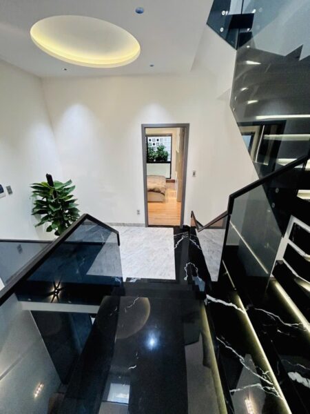 Nhà 3 tầng mặt tiền Hoà Minh 8350