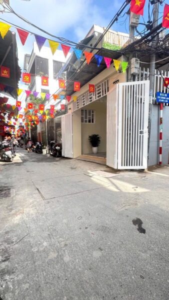 Nhà 2 tầng 2 mặt kiệt ô tô Cù Chính Lan, 5950