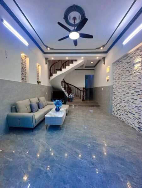 Nhà 2 tầng mặt tiền Đồng Trí, 5500