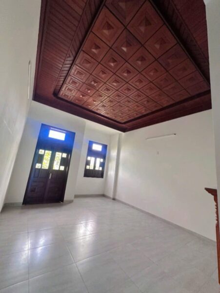 Nhà 2 tầng mặt tiền Đồng Trí, 5500