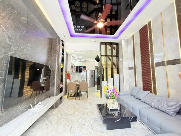 Nhà 3 tầng 2 mặt kiệt ô tô Nguyễn Chánh 5350